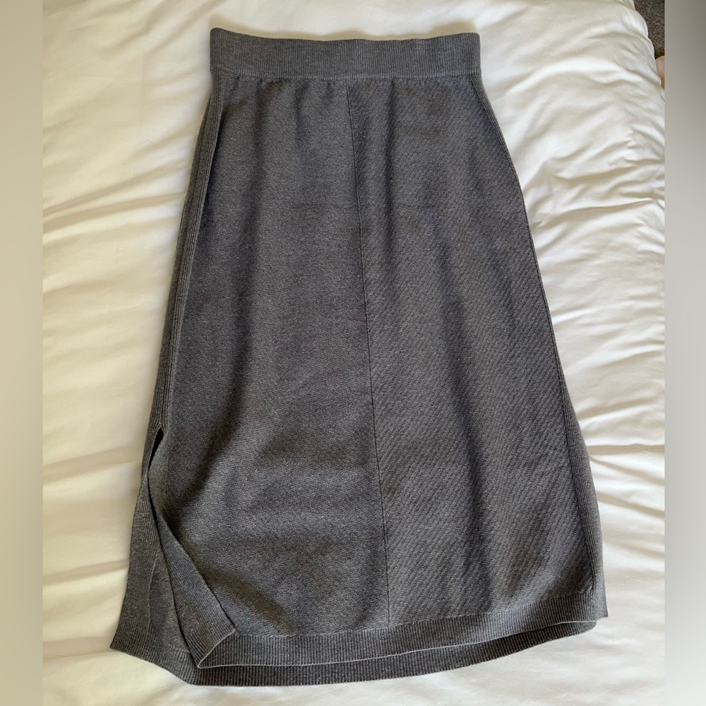 High-waisted Knit Midi Skirt in Grey